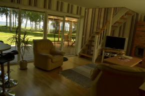 Отель Mere Holiday House  Сальме